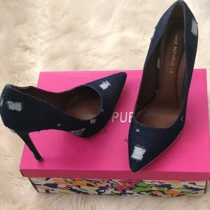 Distressed Denim Pump